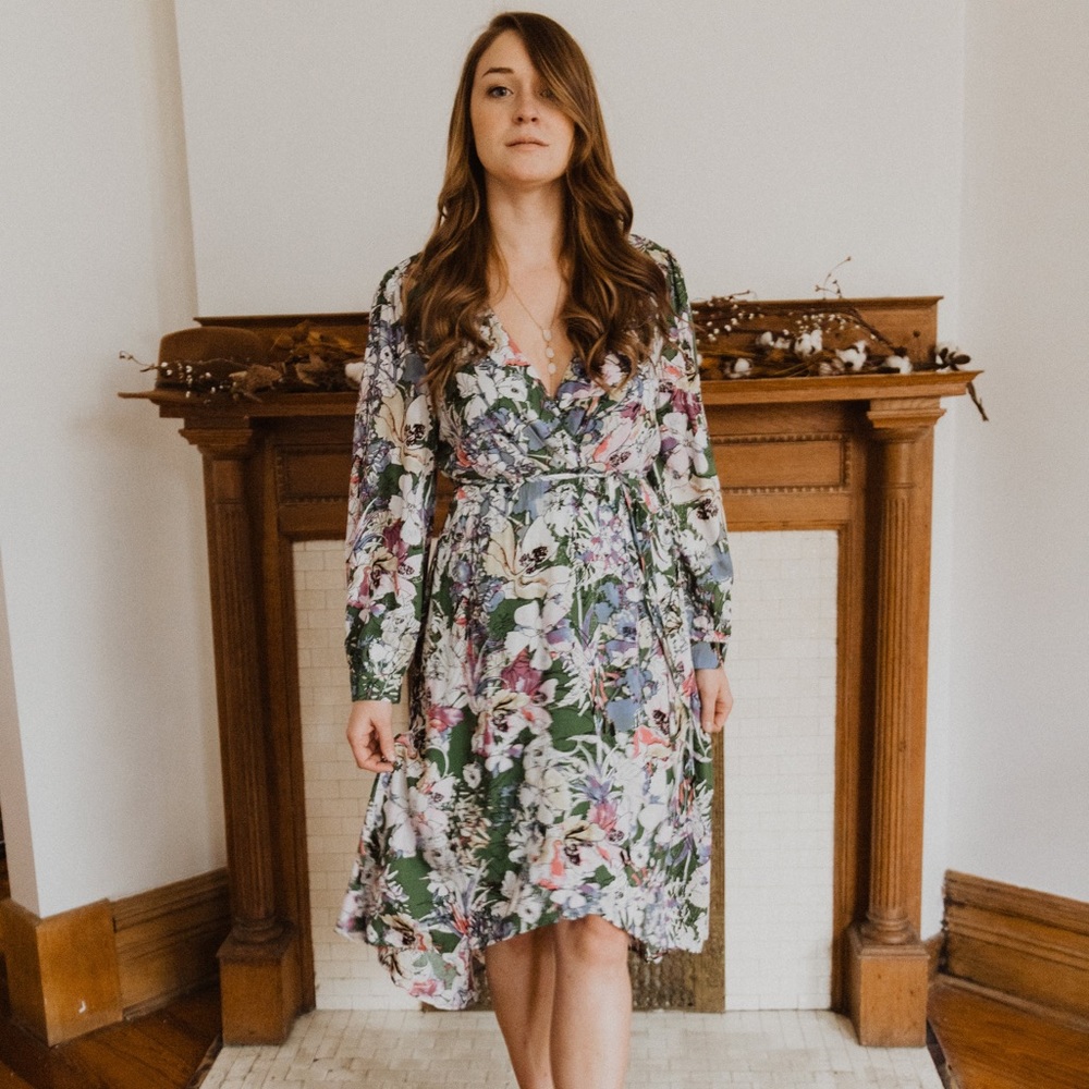 Beautiful floral long sleeve midi wrap dress - Picture 5 of 15